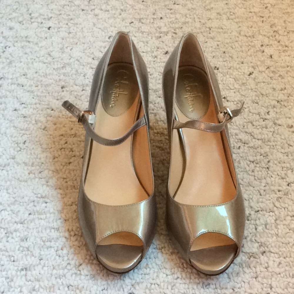 COLE HAAN AIR GOLD METALLIC SHOES